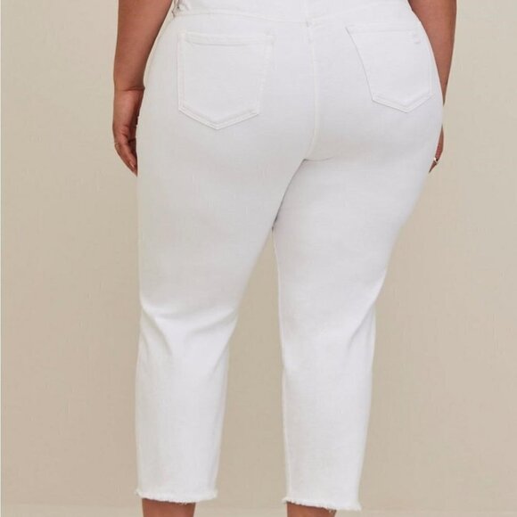 Torrid - Mom Straight Vintage Stretch High-Rise Jean in Optic White - Picture 12 of 13